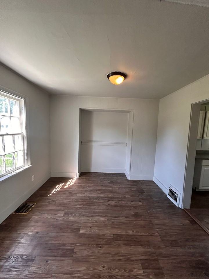 1419 Baxter St - Photo 4 of 6
