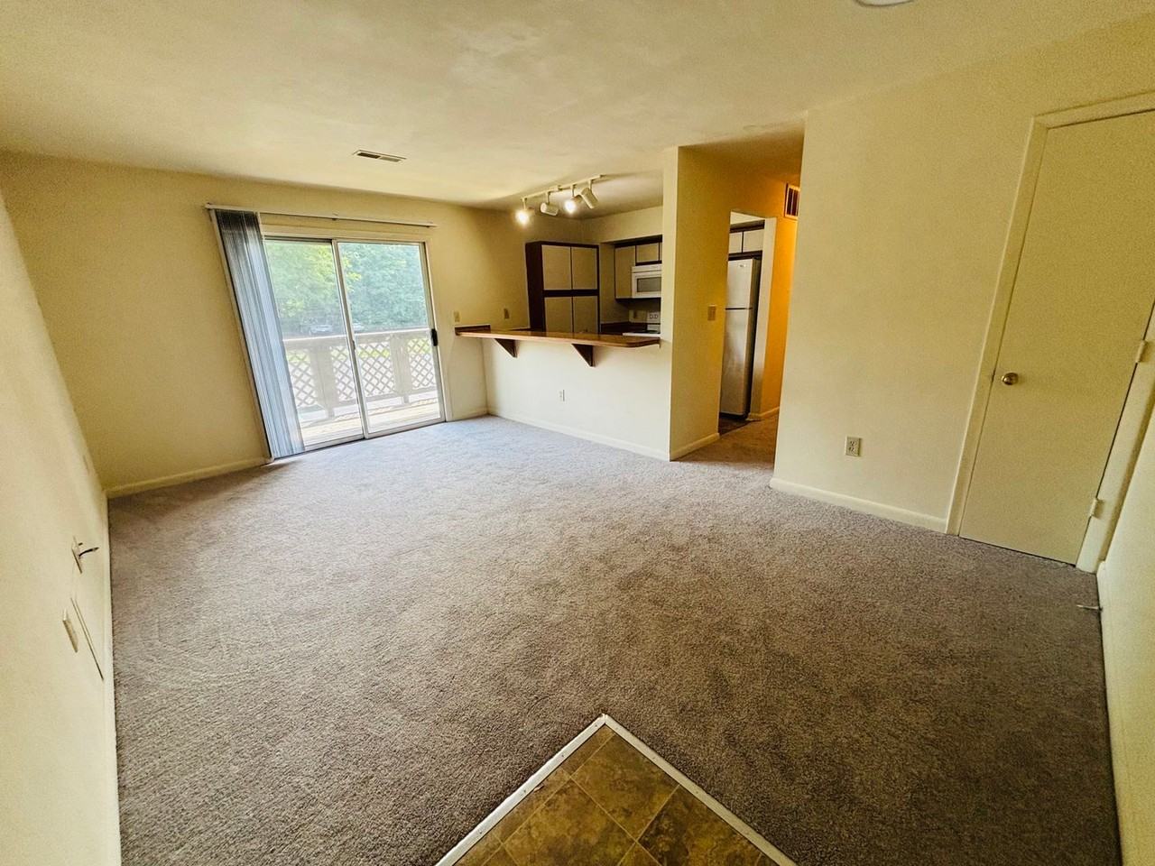 872 Claytor Sq - Photo 4 of 18