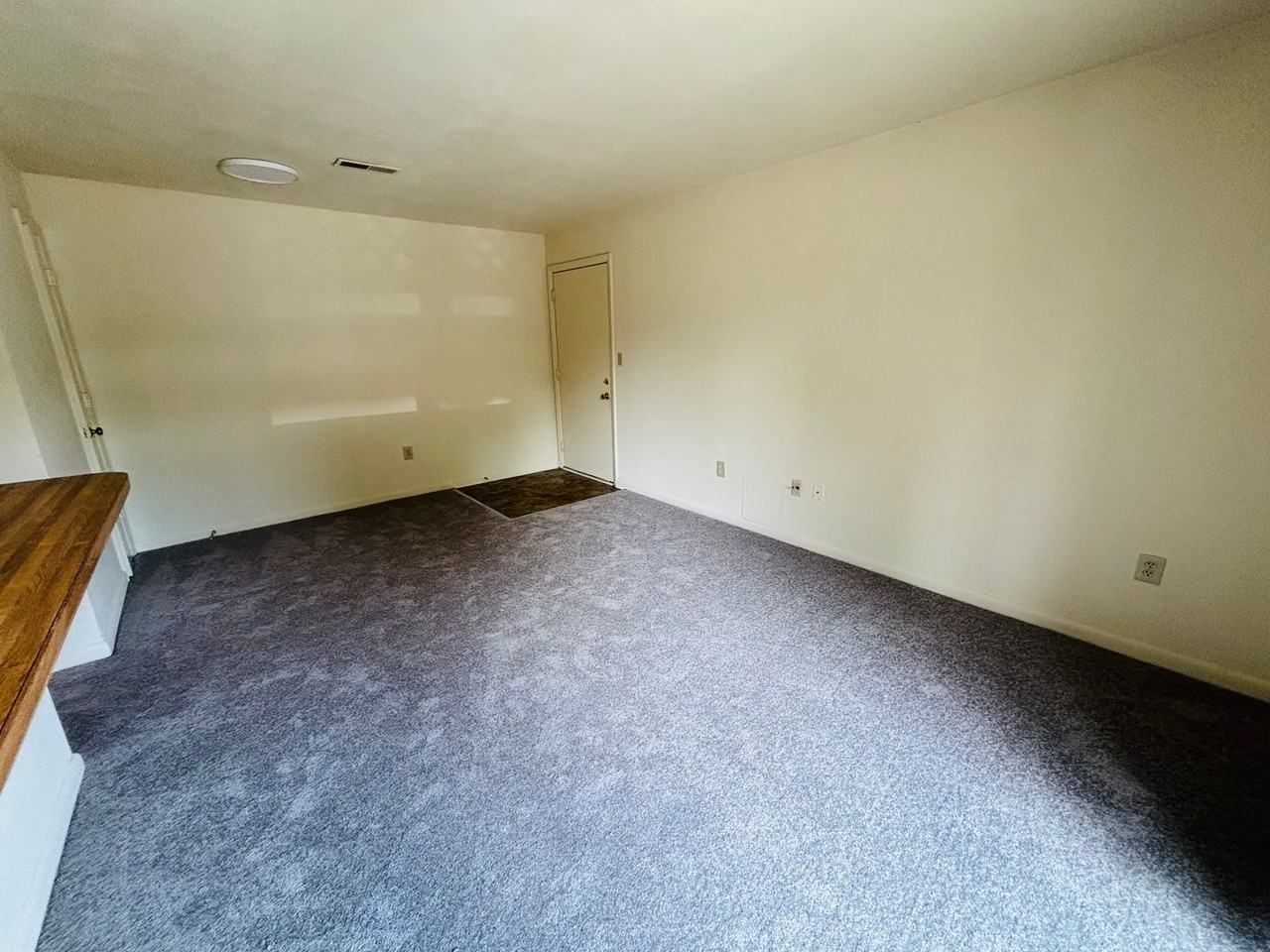 872 Claytor Sq - Photo 5 of 18