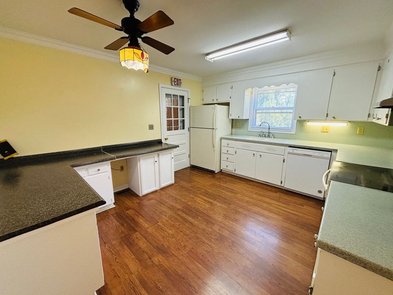 405 Stonegate Dr - Photo 6 of 28