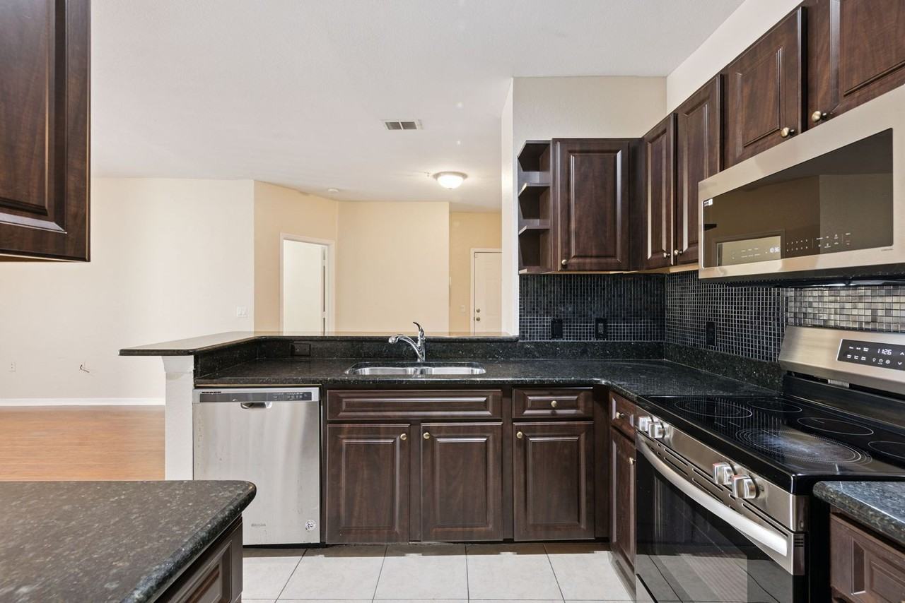 1460 Lake Shadow Cir #7207 - Photo 6 of 20