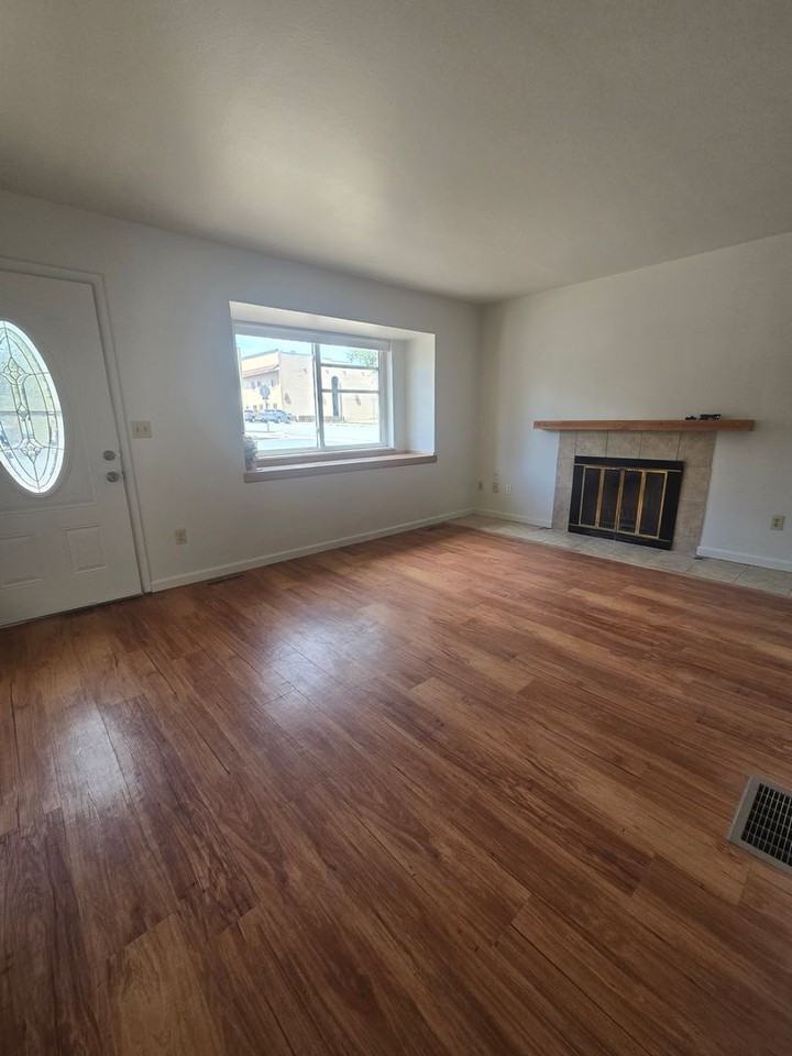 500 E Simpson St #A - Photo 7 of 23
