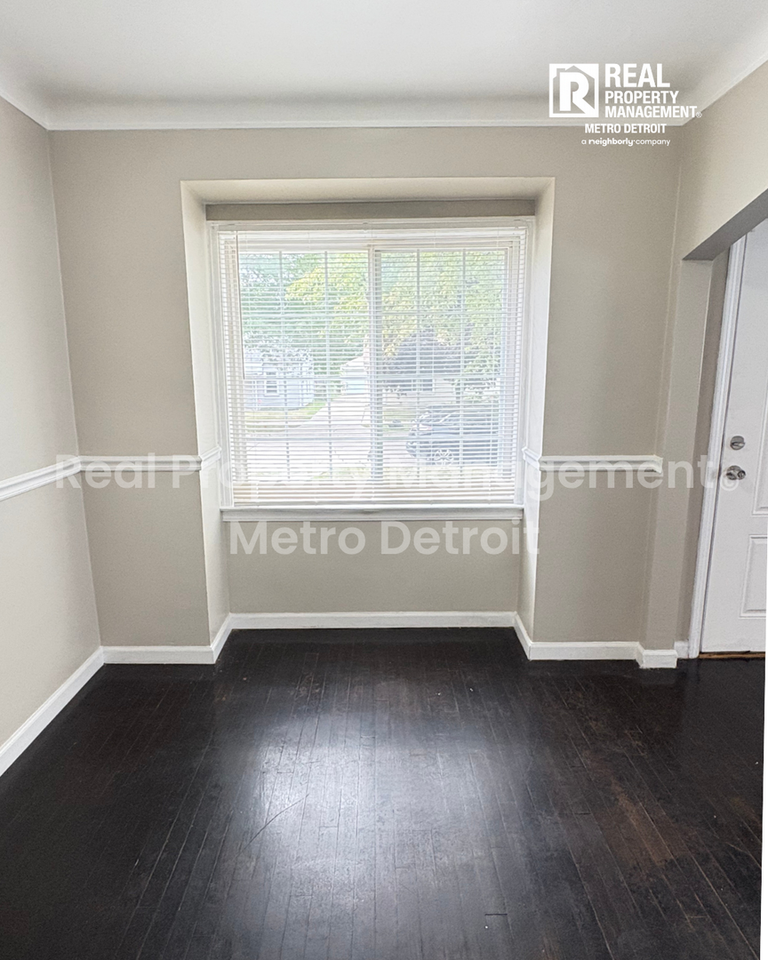 19367 Roscommon St - Photo 6 of 16