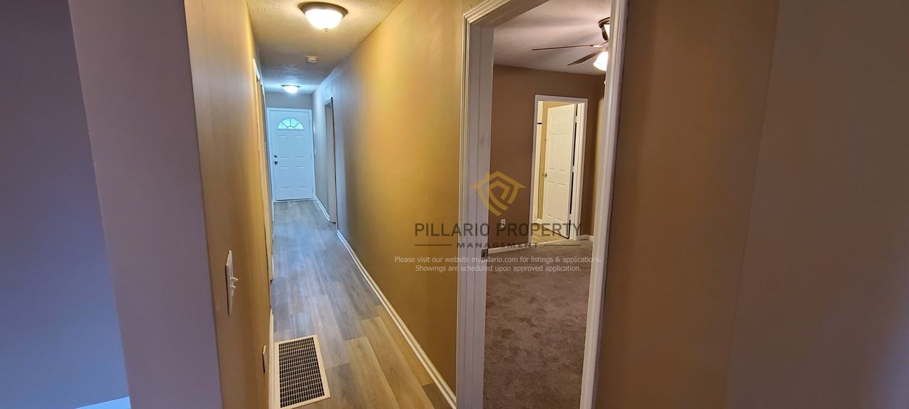 1421 W 33rd St - Photo 7 of 11