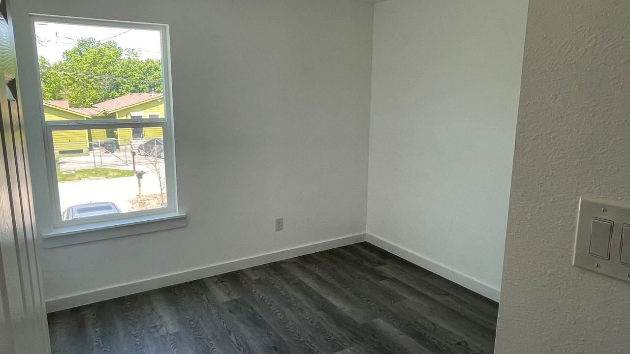 9746 Garcroft St #A - Photo 5 of 12