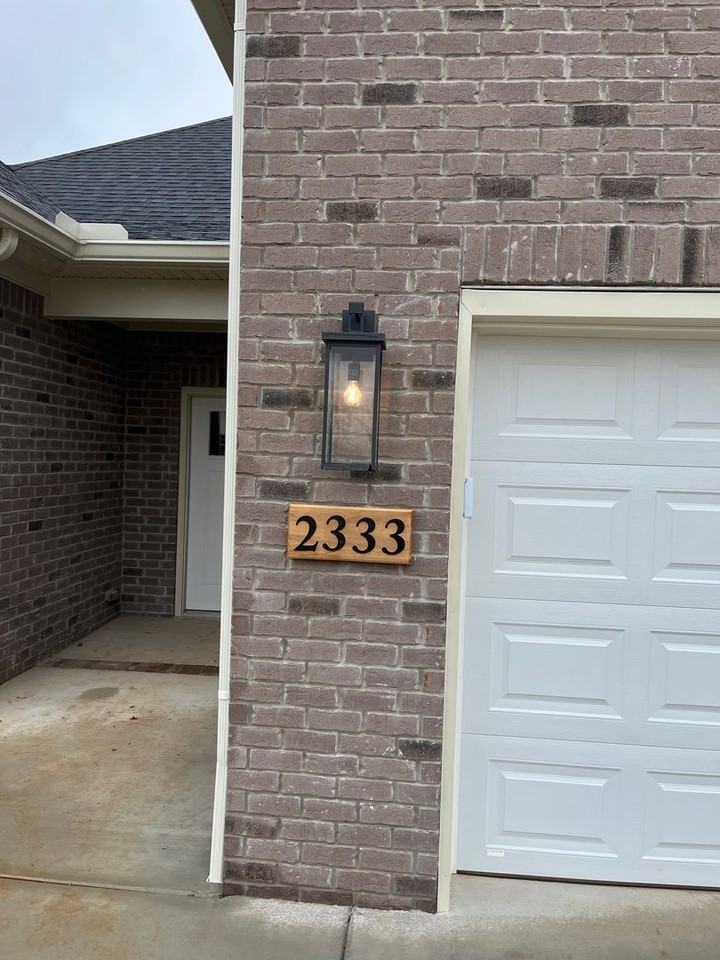 2333 Trenton Ln - Photo 4 of 19