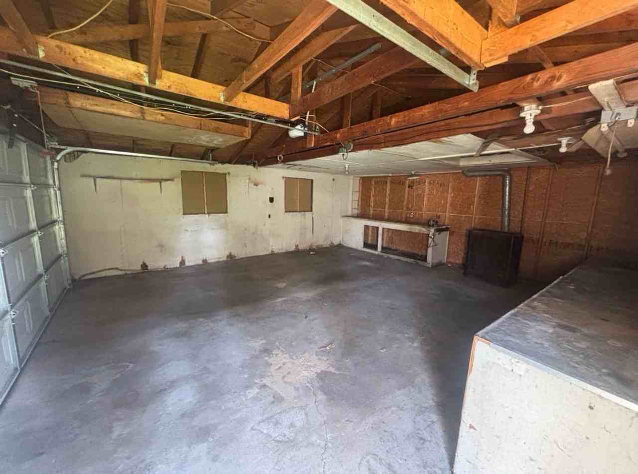 523 Weston St - Photo 3 of 9