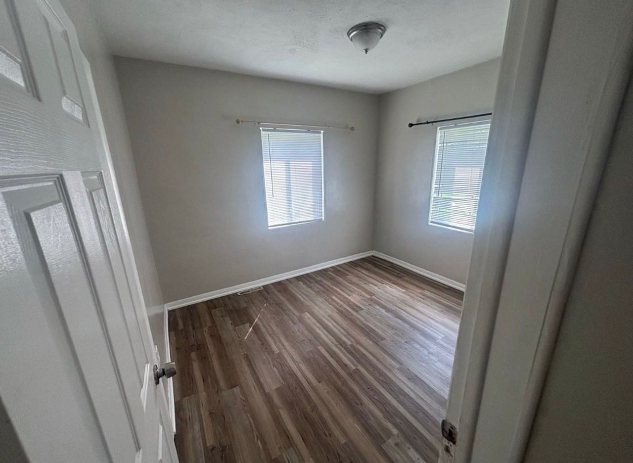 523 Weston St - Photo 6 of 9