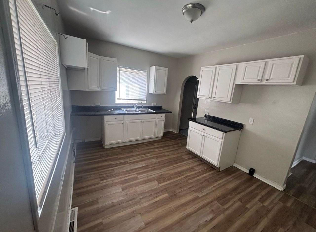 523 Weston St - Photo 7 of 9