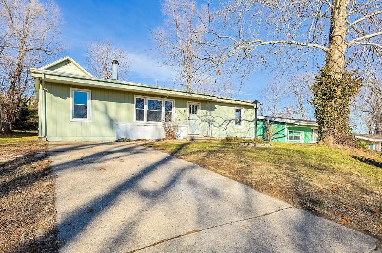 3713 Woodlawn Ter - Photo 2 of 35