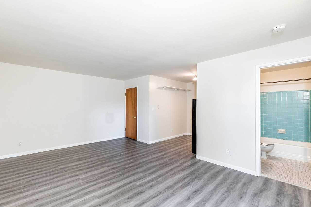 5634 Macey Ave - Photo 7 of 12