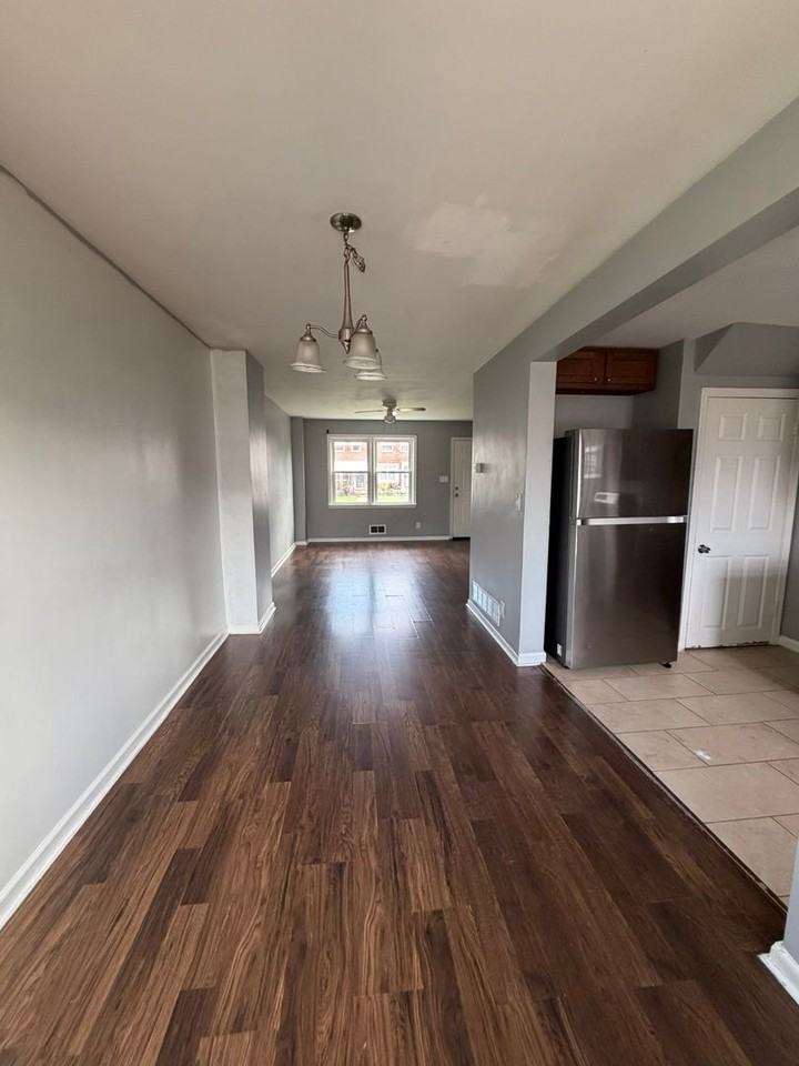 2229 Graythorn Rd - Photo 3 of 23