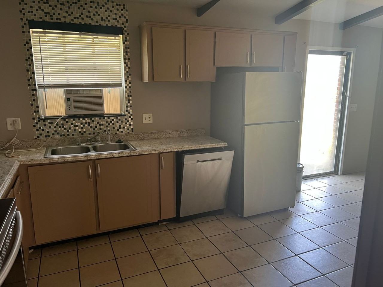 600 Palmetto St - Photo 5 of 18