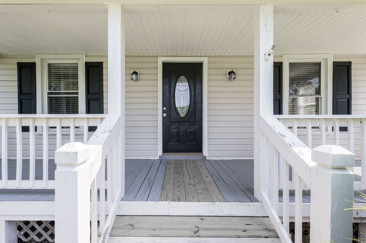 5880 Charles City Rd - Photo 4 of 37