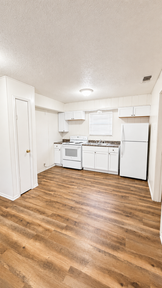 3444 State St - Photo 5 of 18