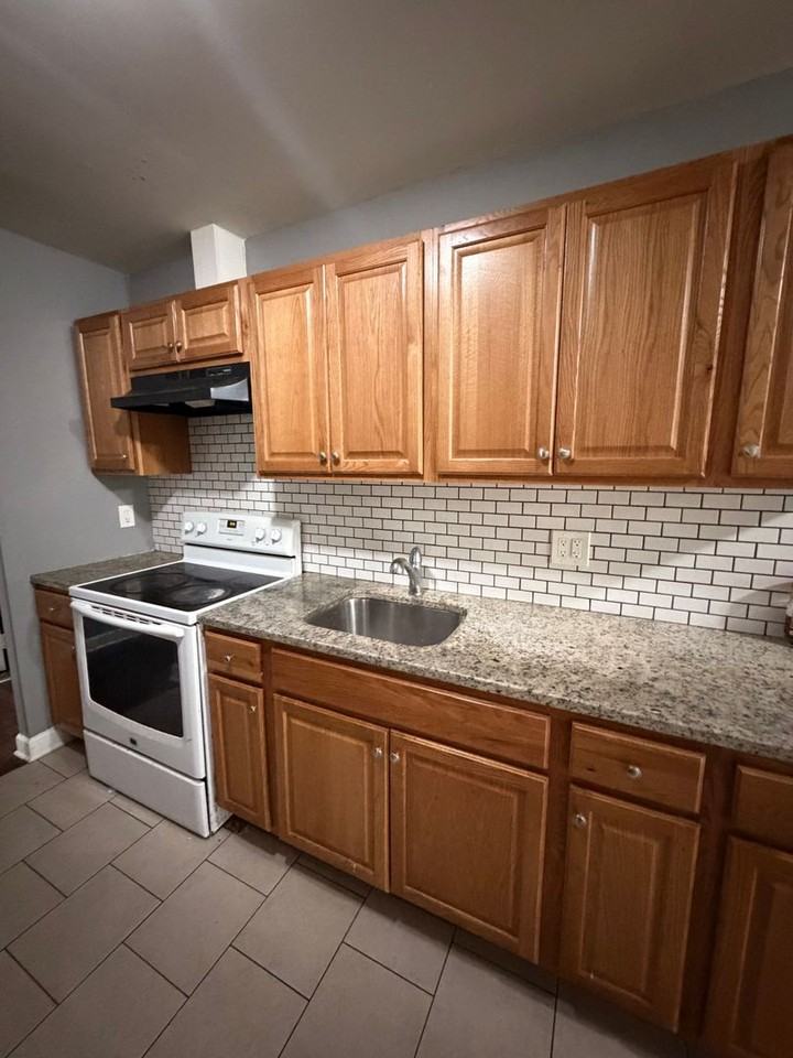 3 Lasonia Ct - Photo 7 of 27