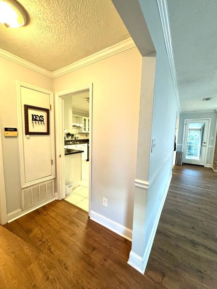 308 Candlewood Dr - Photo 5 of 33