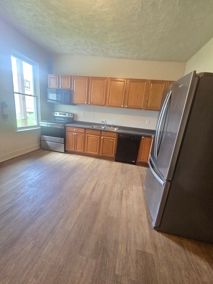 259 W Jackson St #1 - Photo 7 of 25