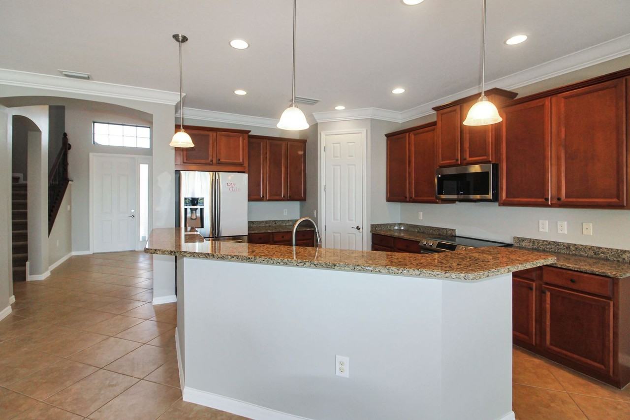 1219 Cielo Ct - Photo 5 of 31