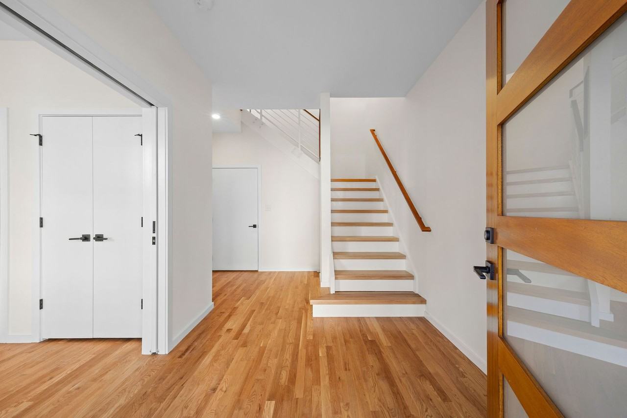223 S Stafford Ave - Photo 4 of 41