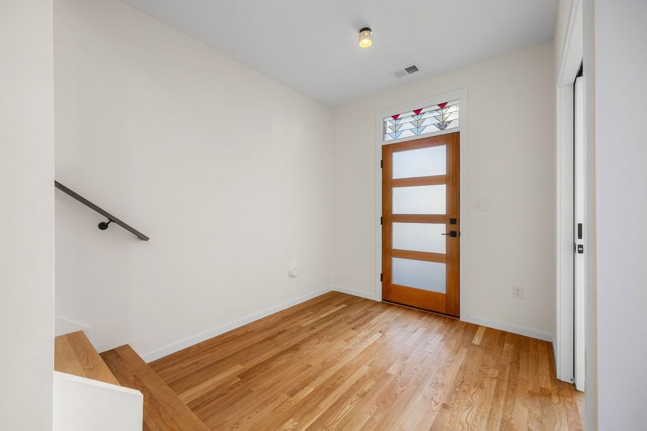 223 S Stafford Ave - Photo 5 of 41
