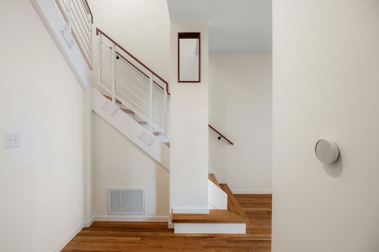 223 S Stafford Ave - Photo 7 of 41