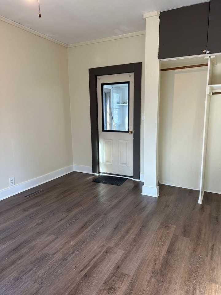 208 S Andrews Ave - Photo 5 of 10