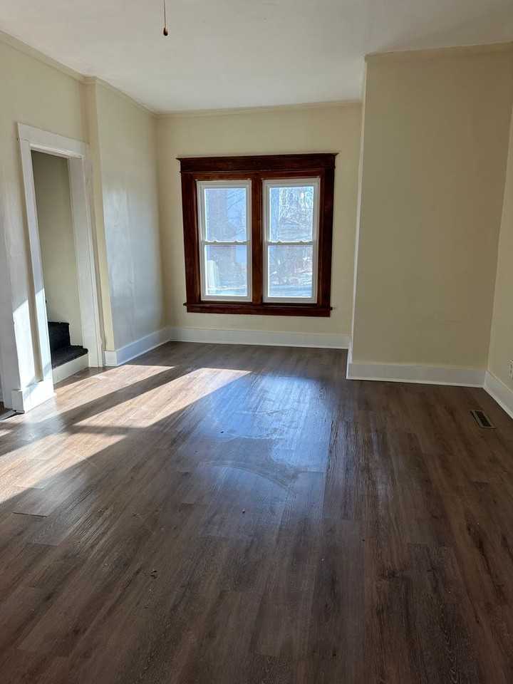 208 S Andrews Ave - Photo 6 of 10