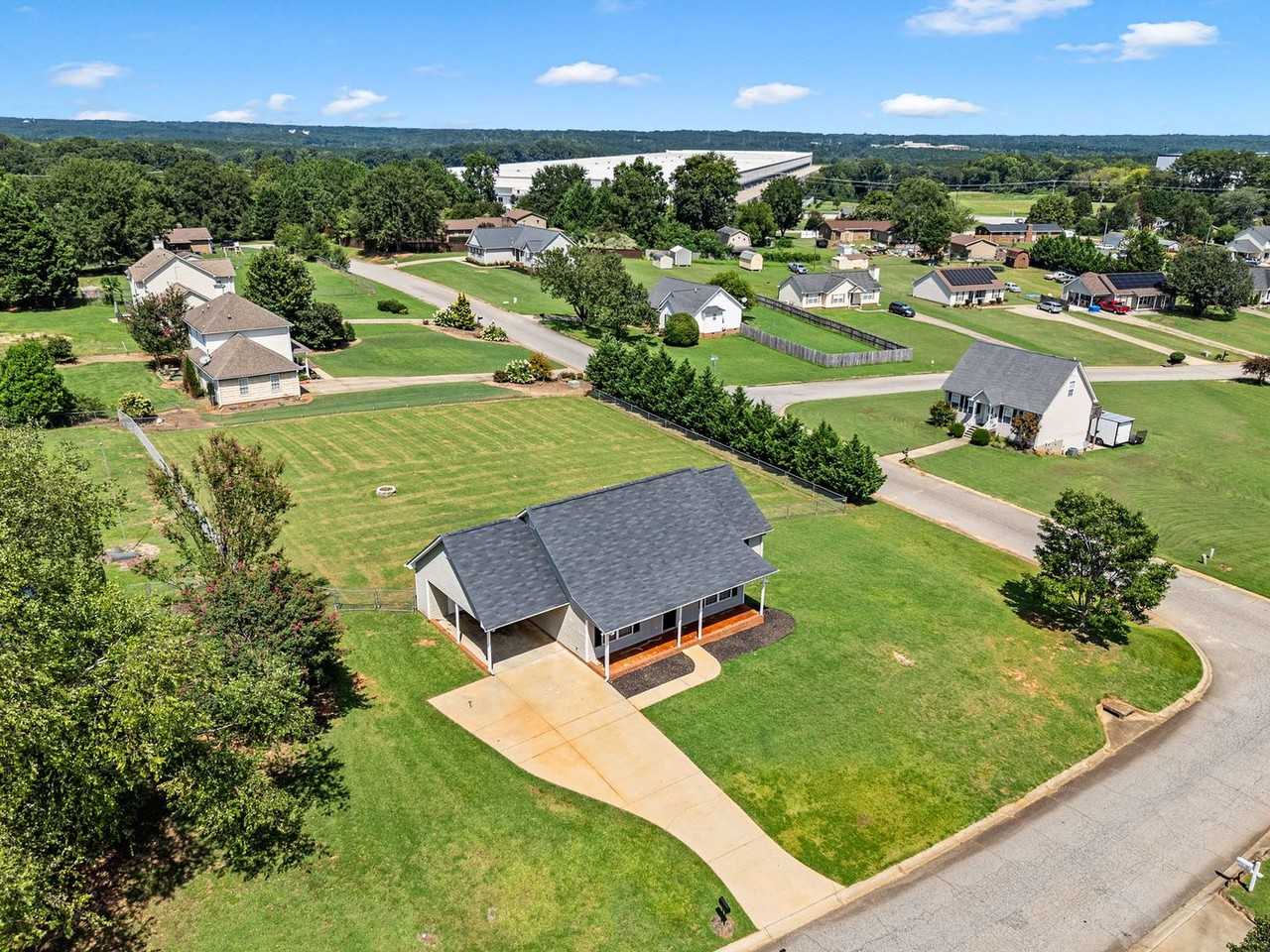 402 Mcfall Ct - Photo 4 of 30