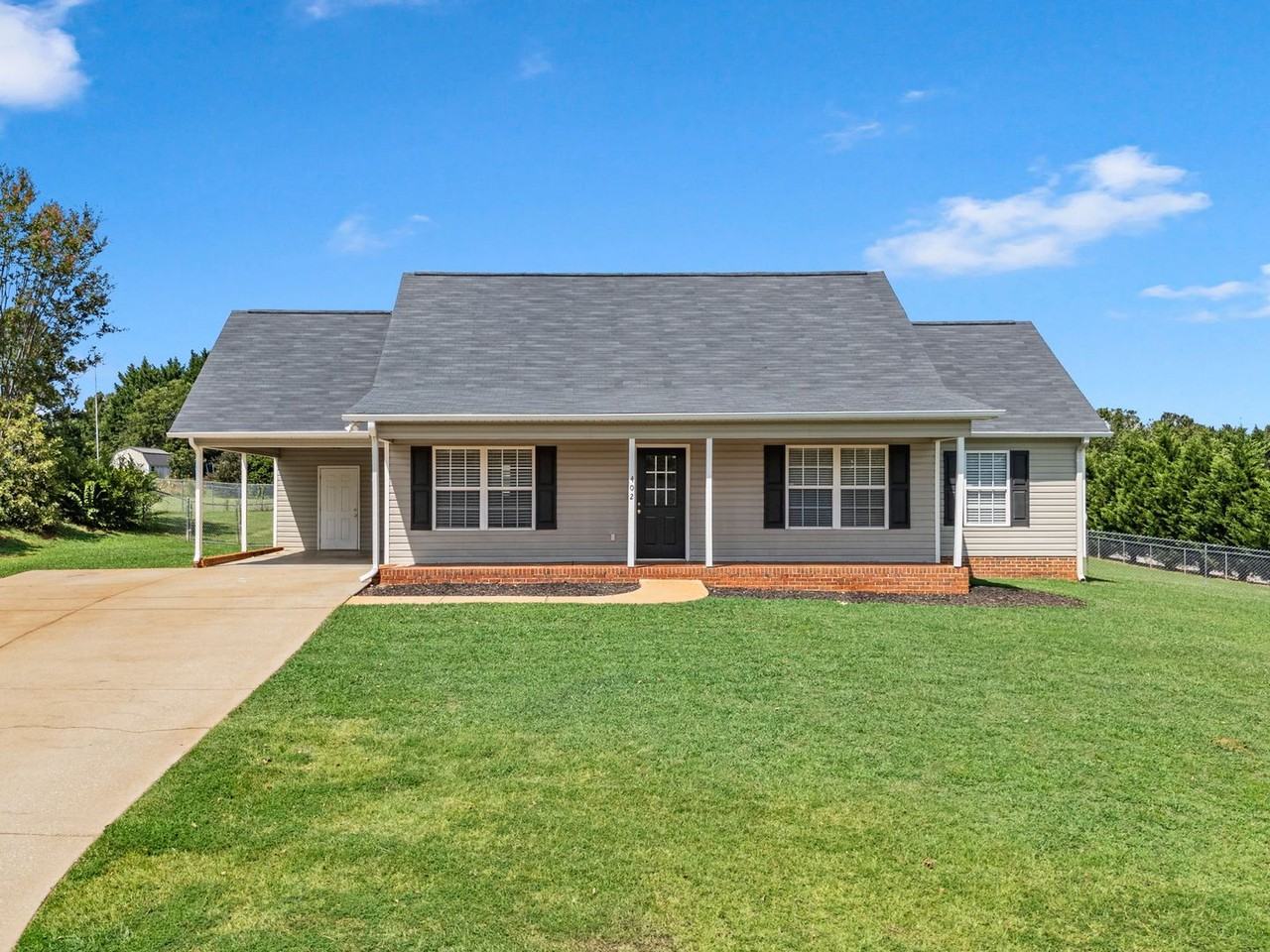 402 Mcfall Ct - Photo 2 of 30