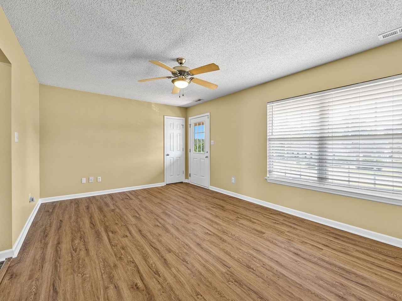 402 Mcfall Ct - Photo 7 of 30