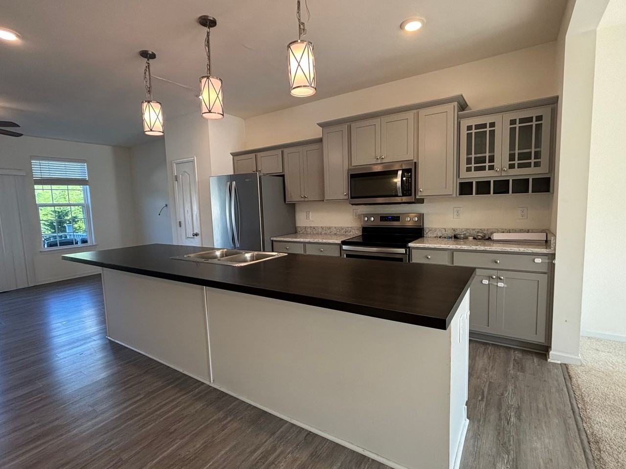 143 Inlet St - Photo 3 of 22