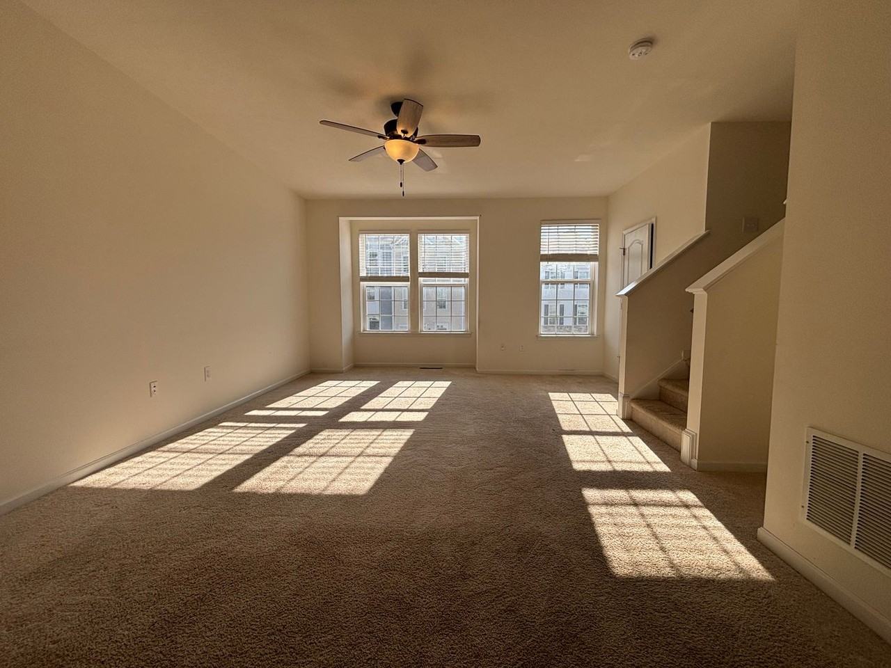 143 Inlet St - Photo 5 of 22