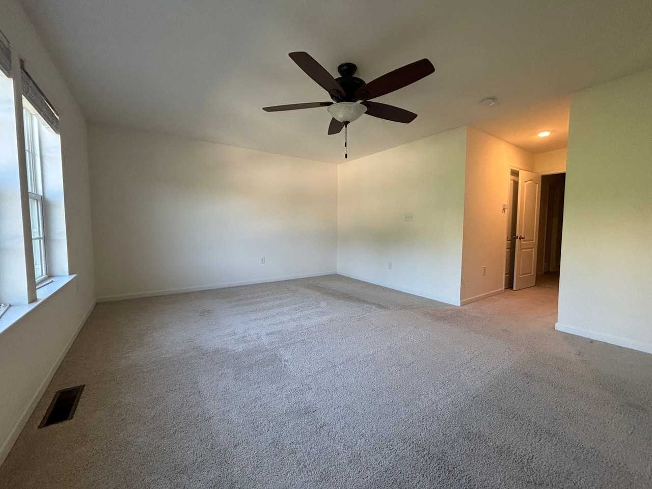 143 Inlet St - Photo 7 of 22