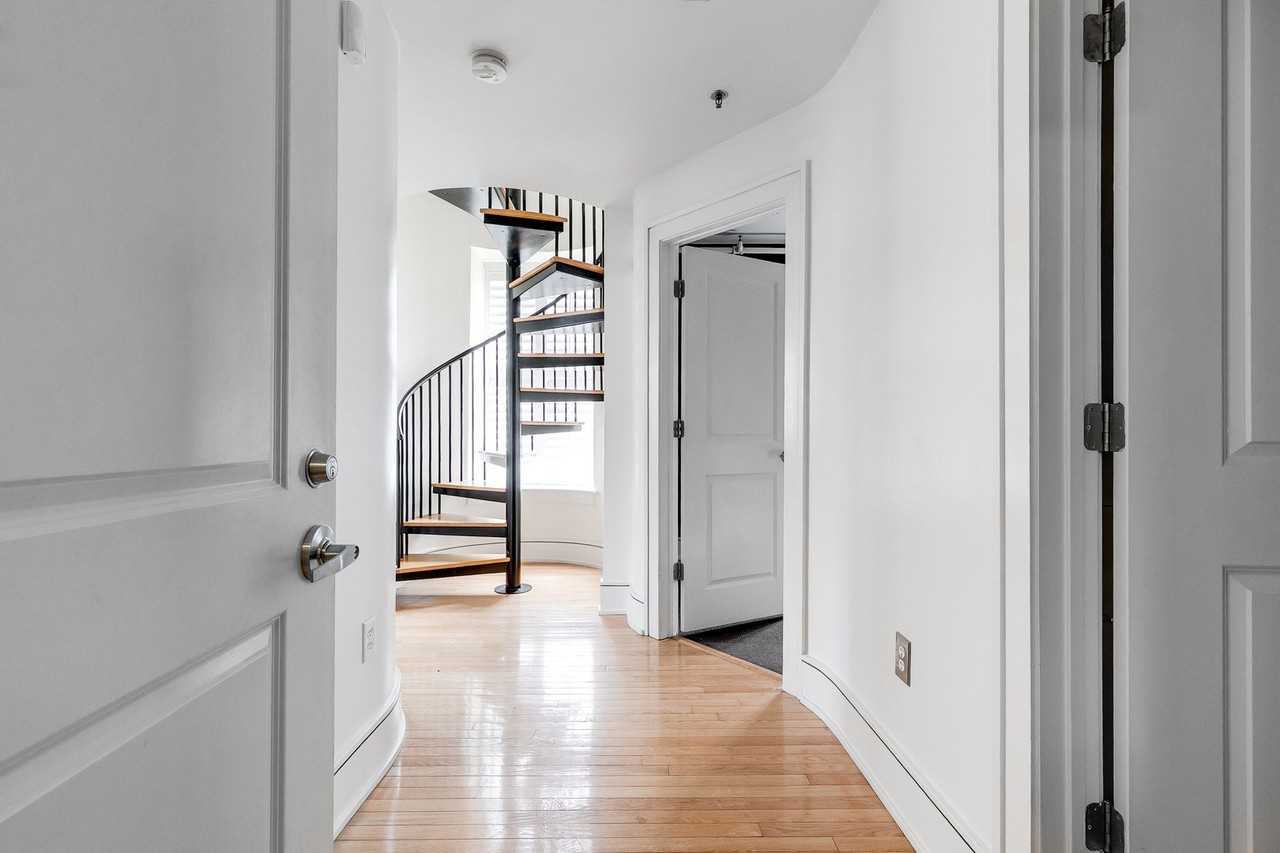 1205 E Main St - Photo 2 of 29