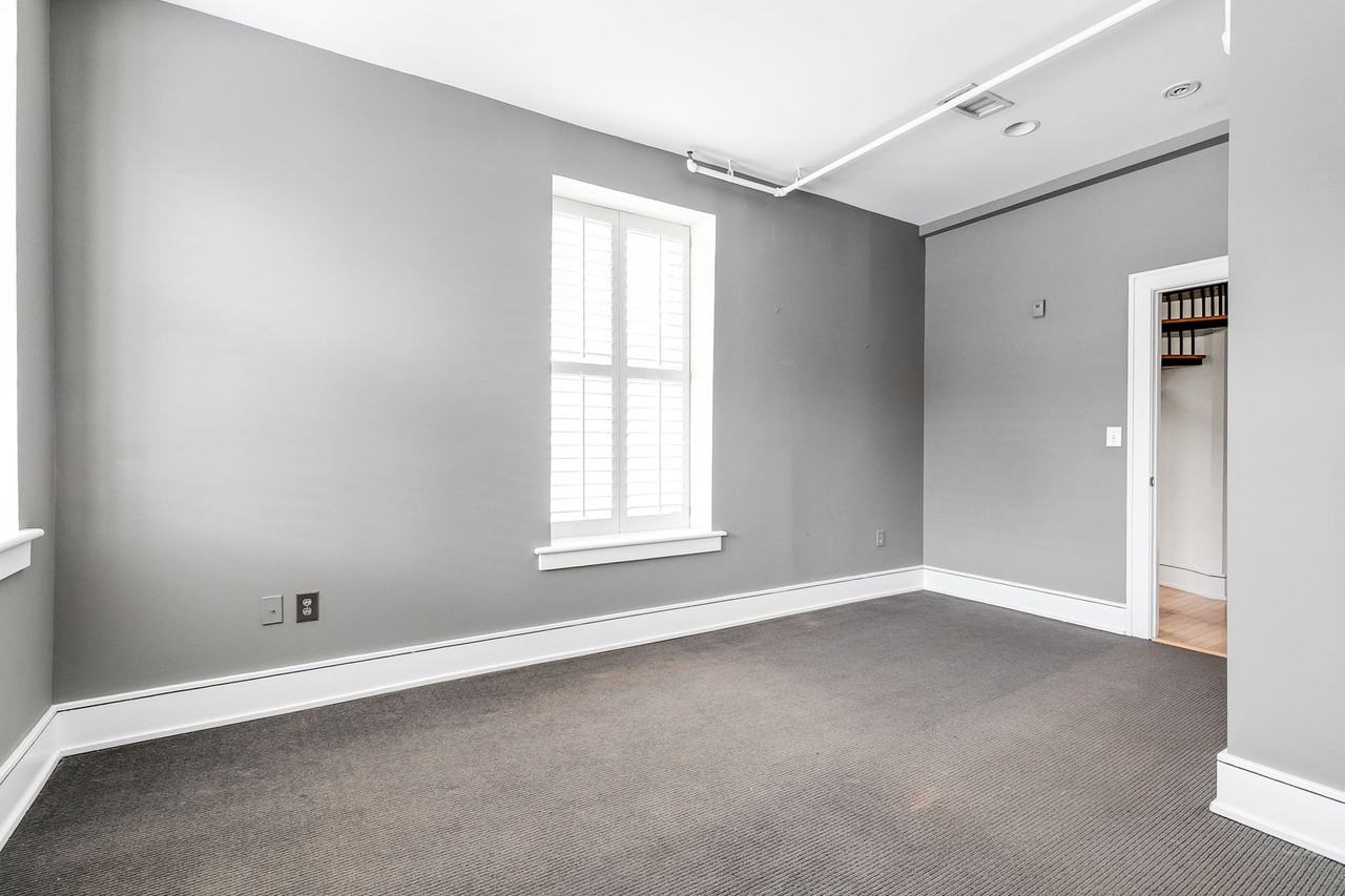 1205 E Main St - Photo 5 of 29