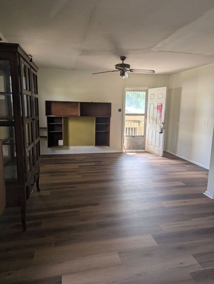 418 Tissington St - Photo 4 of 10