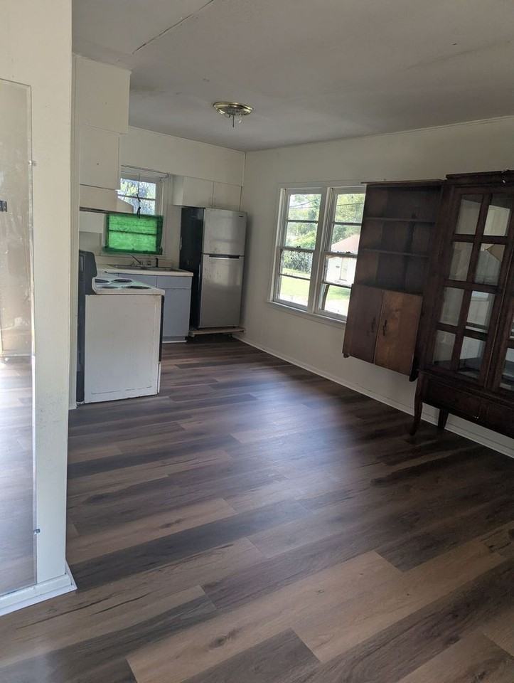 418 Tissington St - Photo 5 of 10