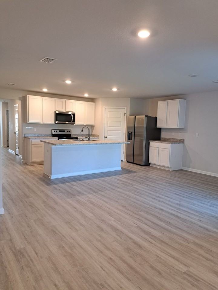 4897 Shurer Ln - Photo 4 of 24