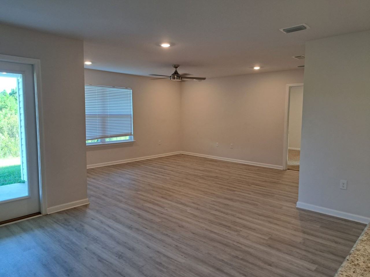 4897 Shurer Ln - Photo 6 of 24