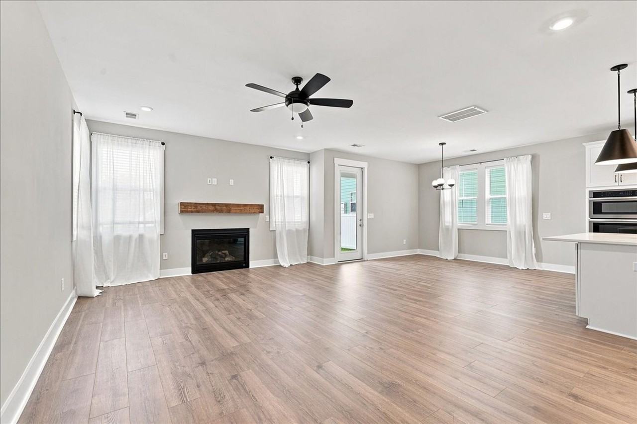 206 Woodward St - Photo 7 of 24