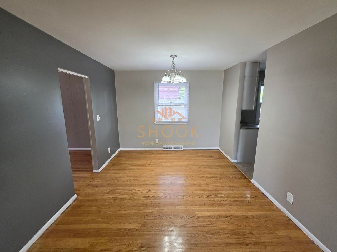 201 W Navajo St - Photo 5 of 20