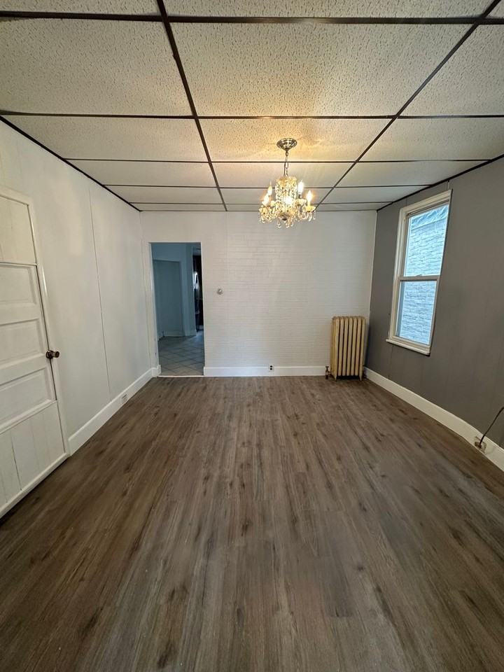 202 S 4th St - Photo 3 of 13