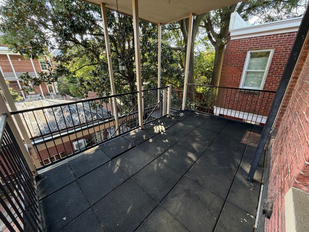 2301 W Grace St - Photo 7 of 35