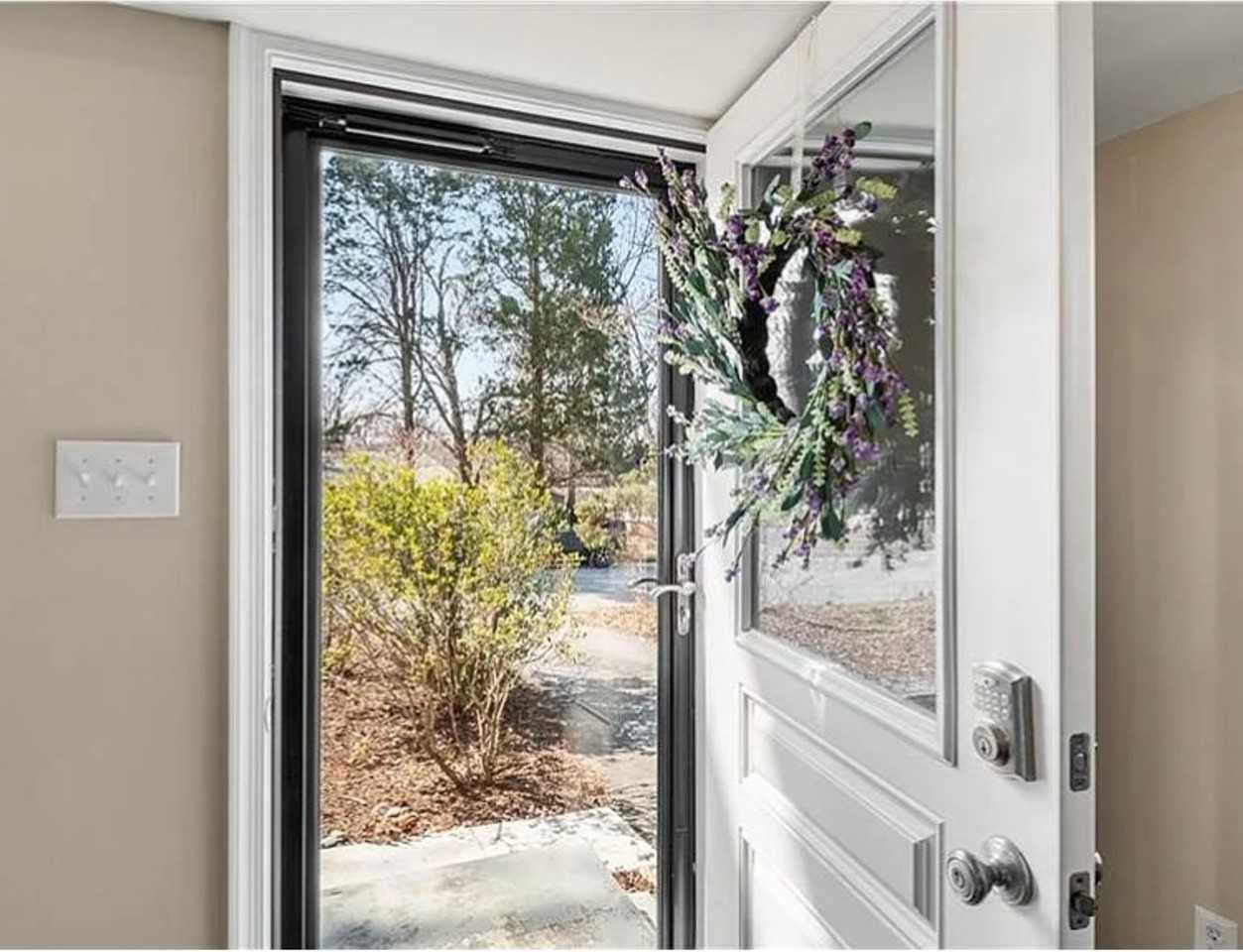 2800 Stratford Dr - Photo 3 of 12