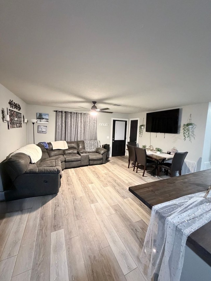 9244 Craft Rd - Photo 3 of 13