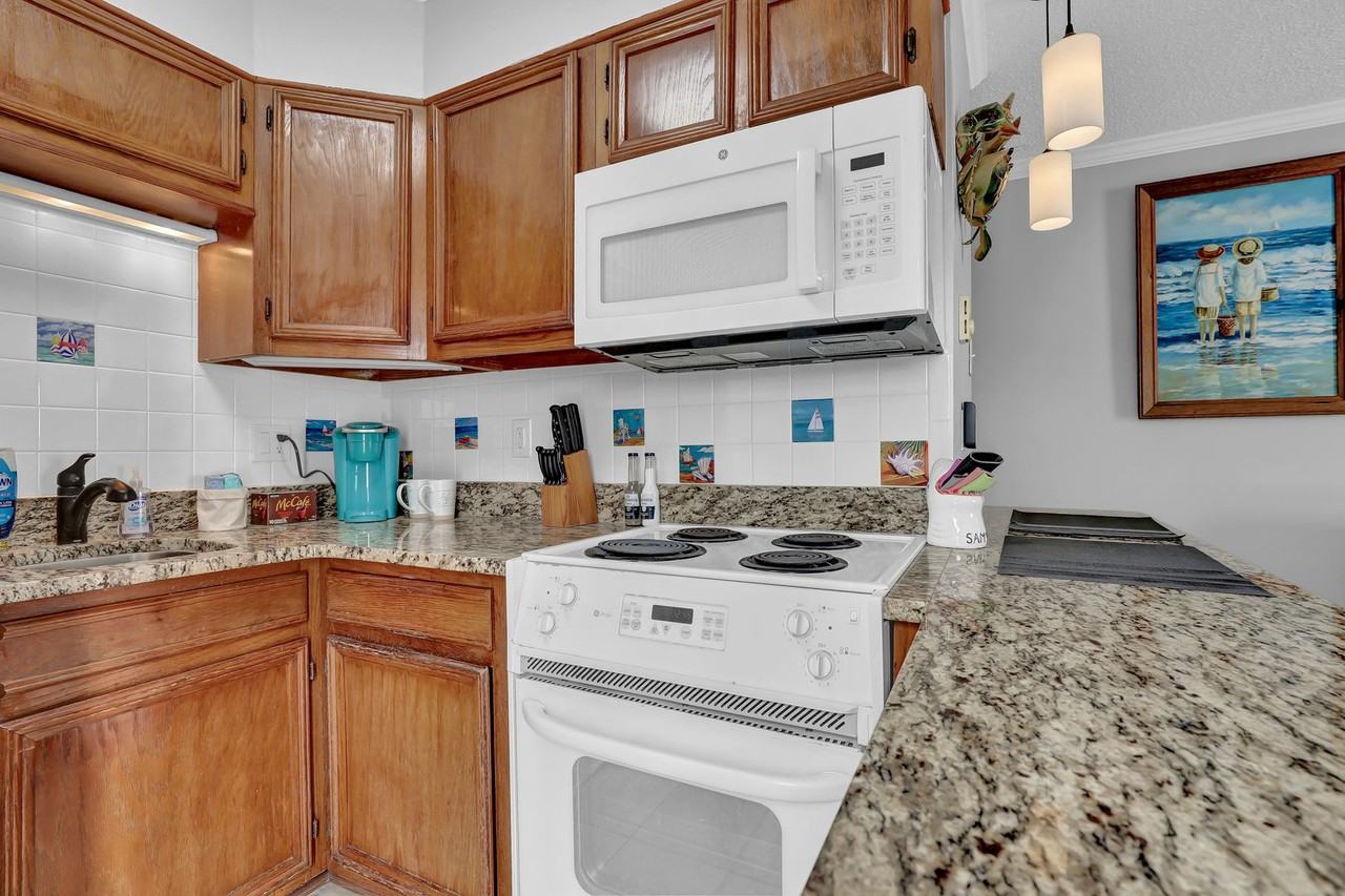 2224 New River Inlet Rd - Photo 4 of 28