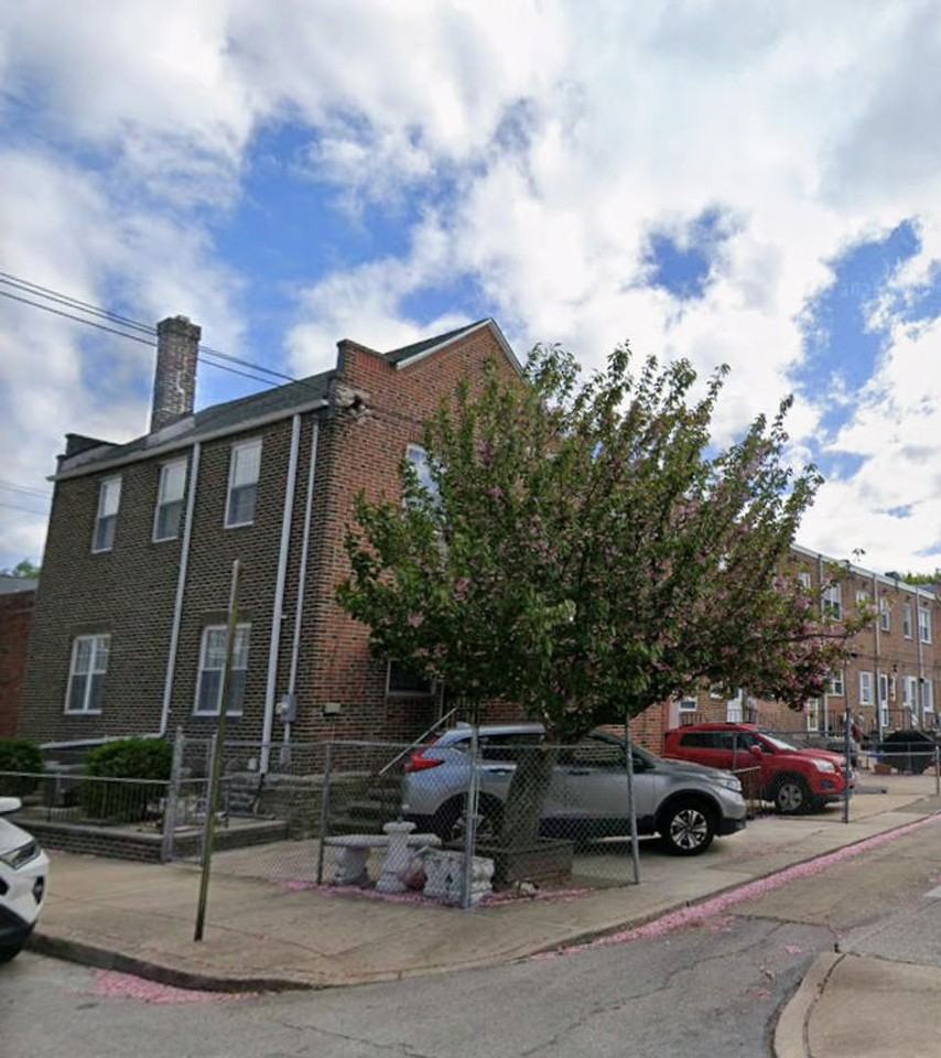 1212 Johnston St - Photo 2 of 3