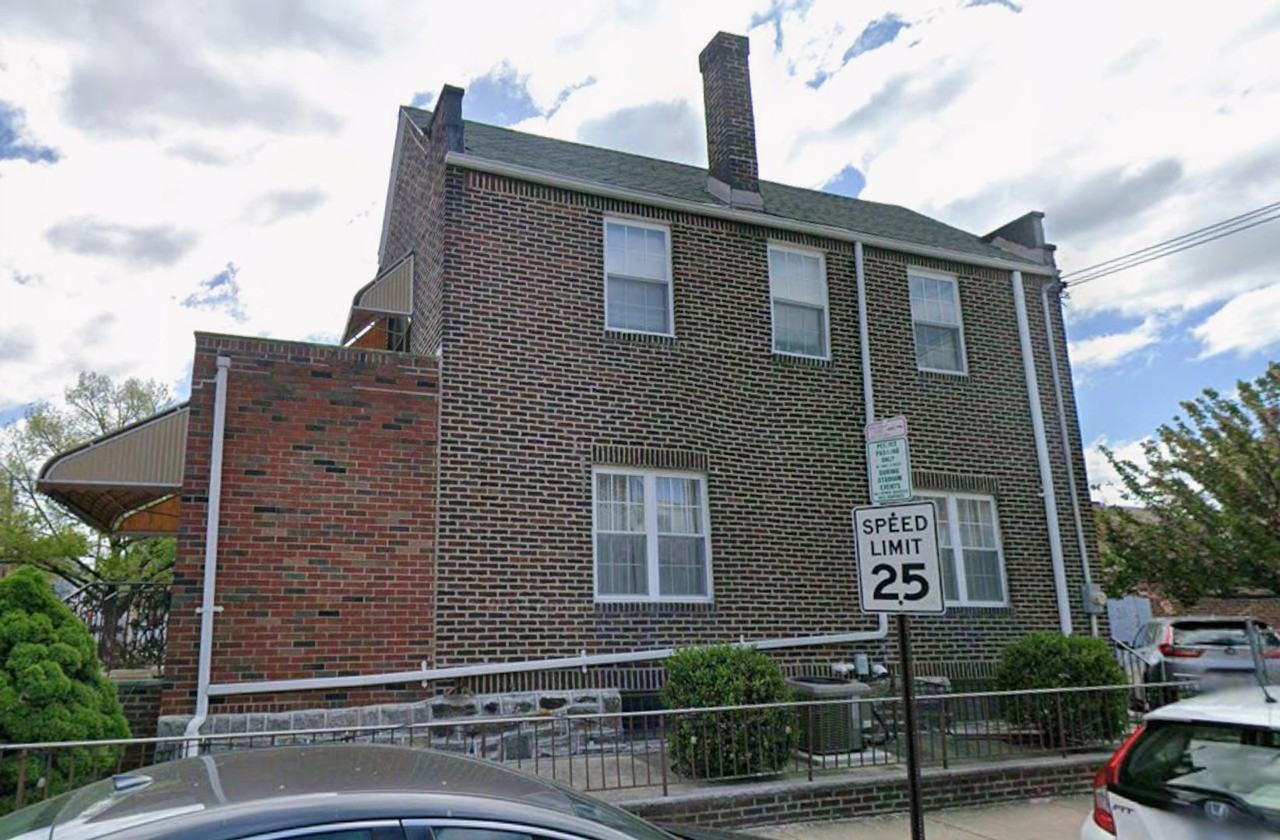 1212 Johnston St - Photo 3 of 3