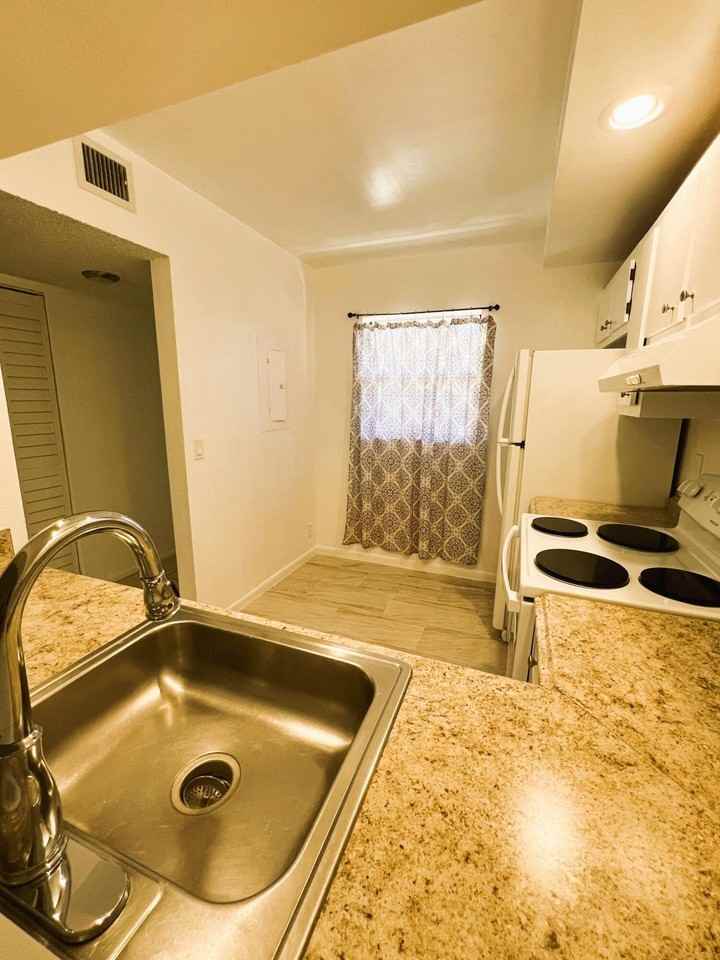 7149 Golf Colony Ct #102 - Photo 6 of 17
